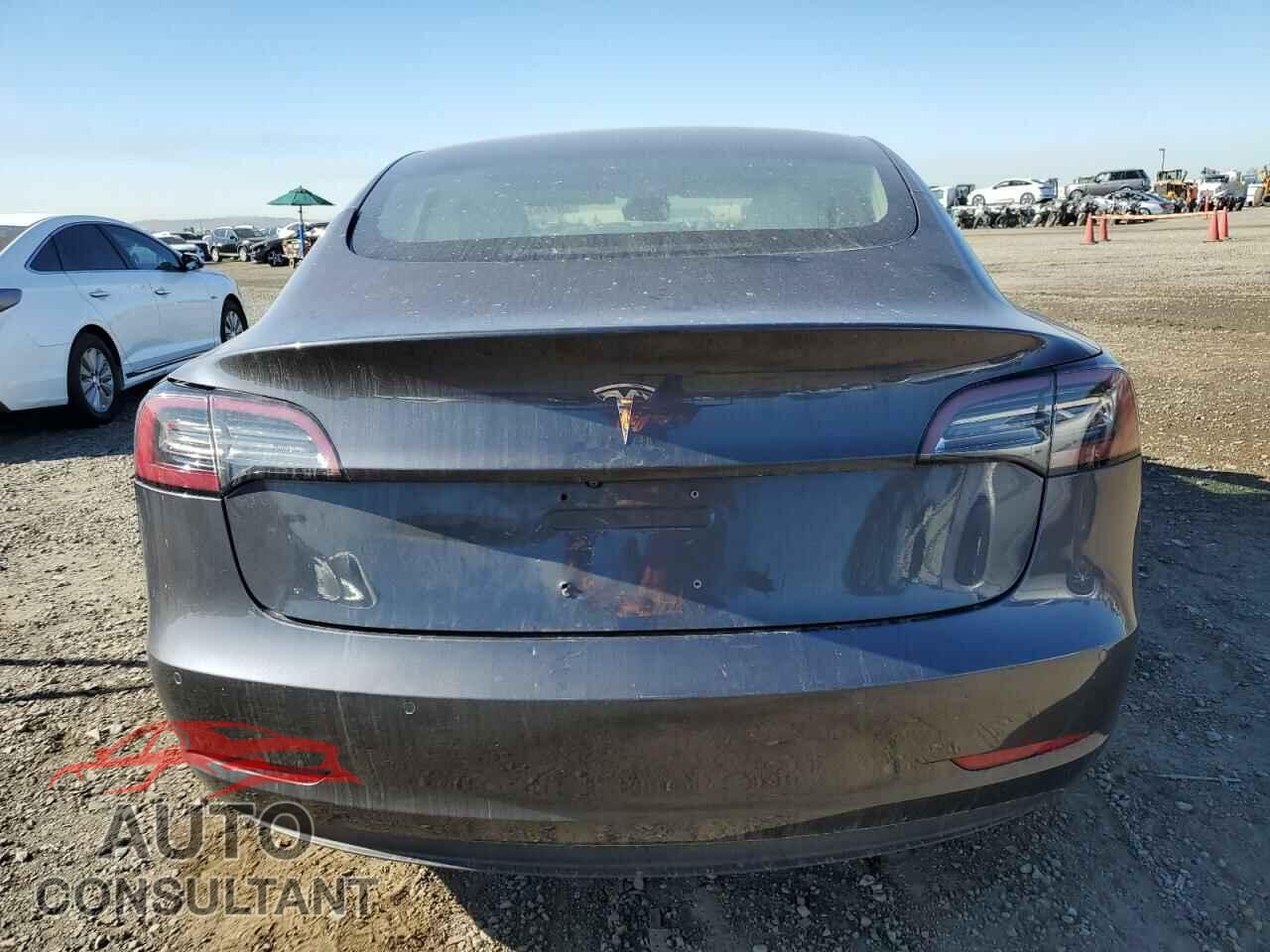 TESLA MODEL 3 2018 - 5YJ3E1EA9JF155929
