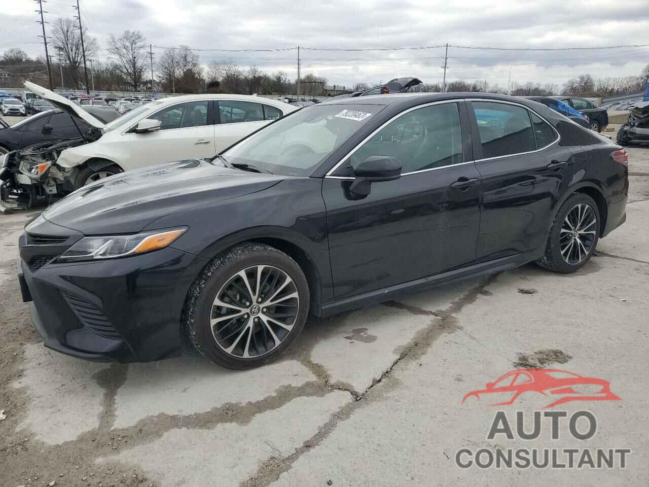 TOYOTA CAMRY 2018 - 4T1B11HK3JU635981