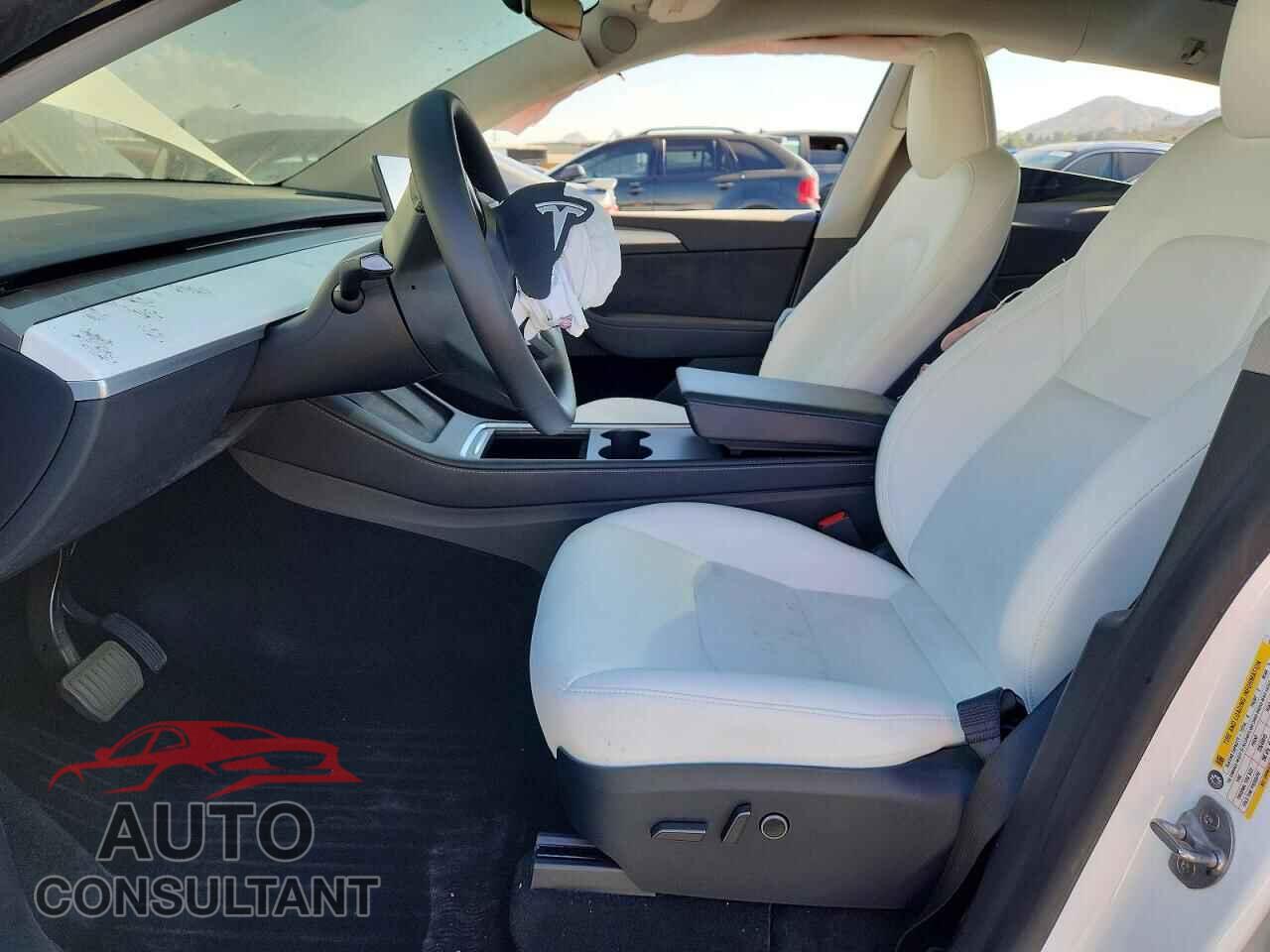 TESLA MODEL Y 2024 - 7SAYGDED4RF105675