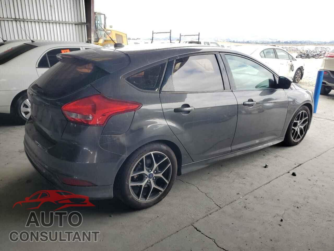FORD FOCUS 2015 - 1FADP3K25FL306637