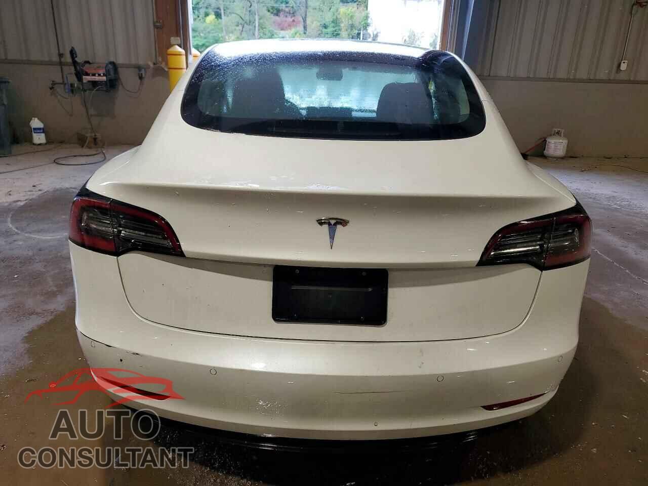 TESLA MODEL 3 2022 - 5YJ3E1EA5NF372335