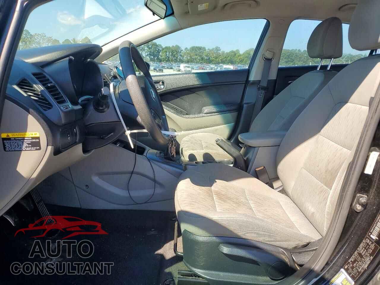KIA FORTE 2015 - KNAFK4A67F5308807