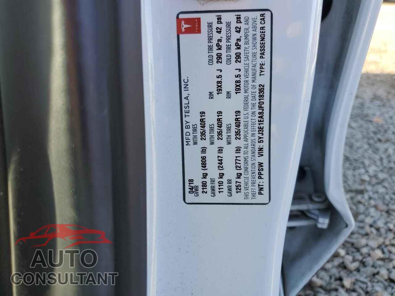 TESLA MODEL 3 2018 - 5YJ3E1EA8JF018352