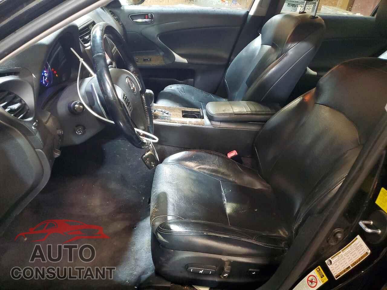 LEXUS IS 2011 - JTHCF5C22B5046309