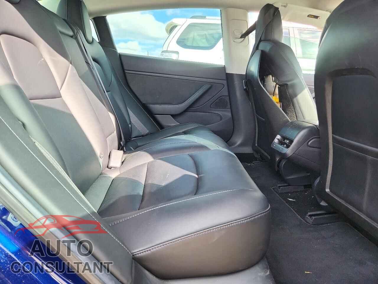 TESLA MODEL 3 2018 - 5YJ3E1EA0JF017048