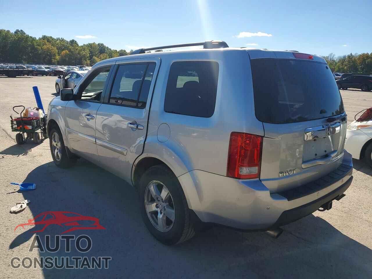 HONDA PILOT 2011 - 5FNYF4H69BB092845