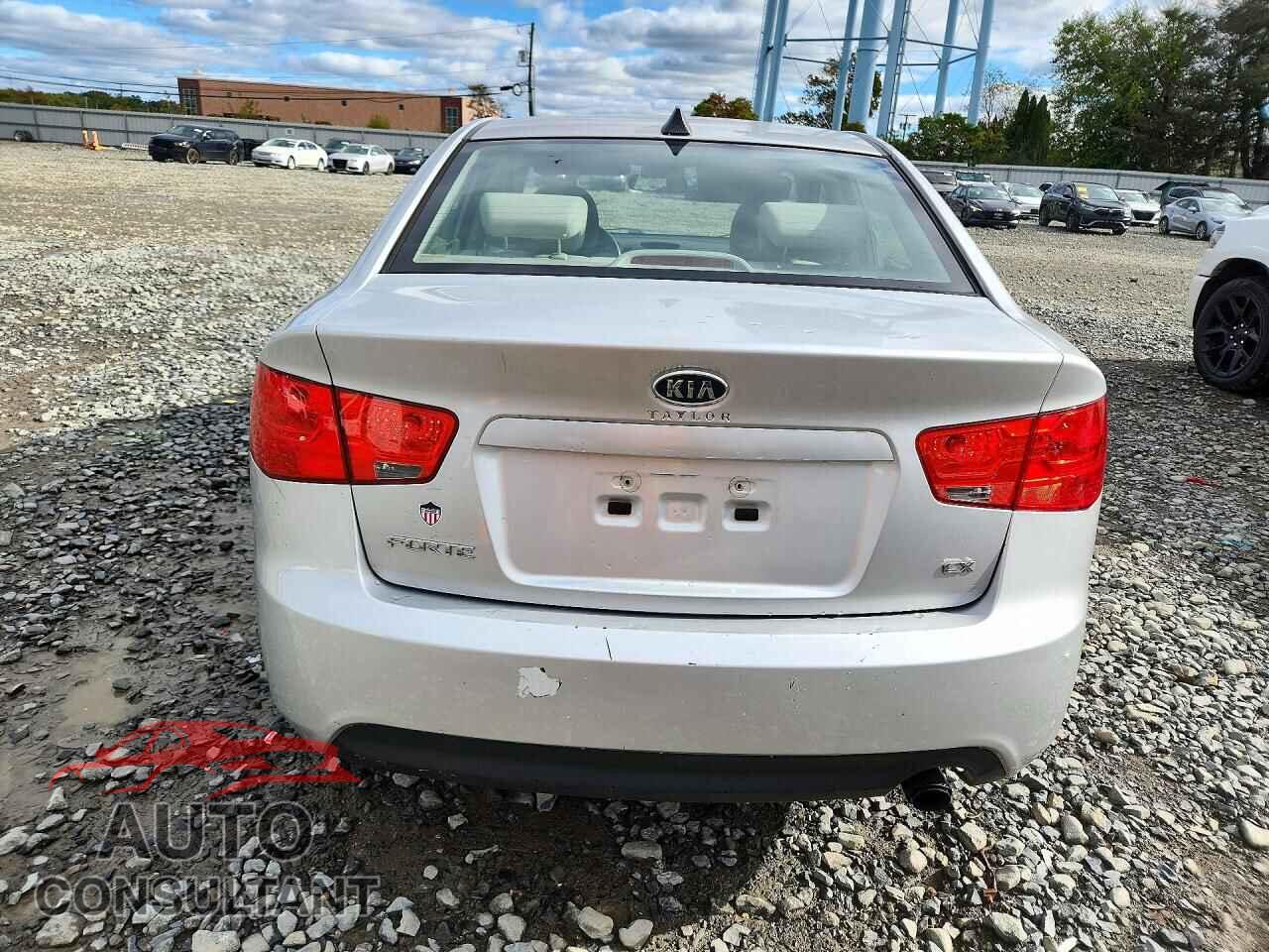 KIA FORTE 2012 - KNAFU4A25C5571817