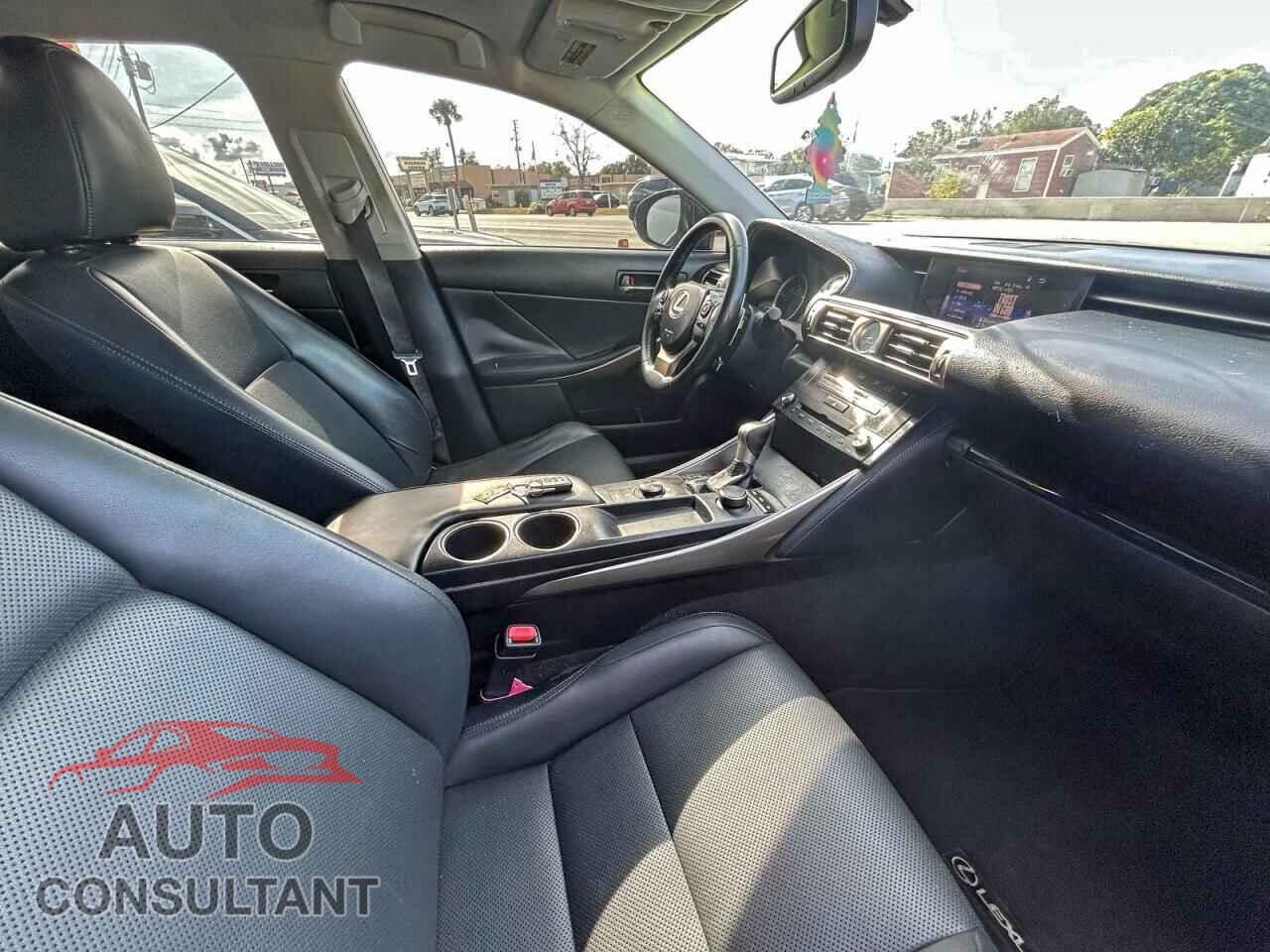 LEXUS IS 2015 - JTHBF1D21F5063532
