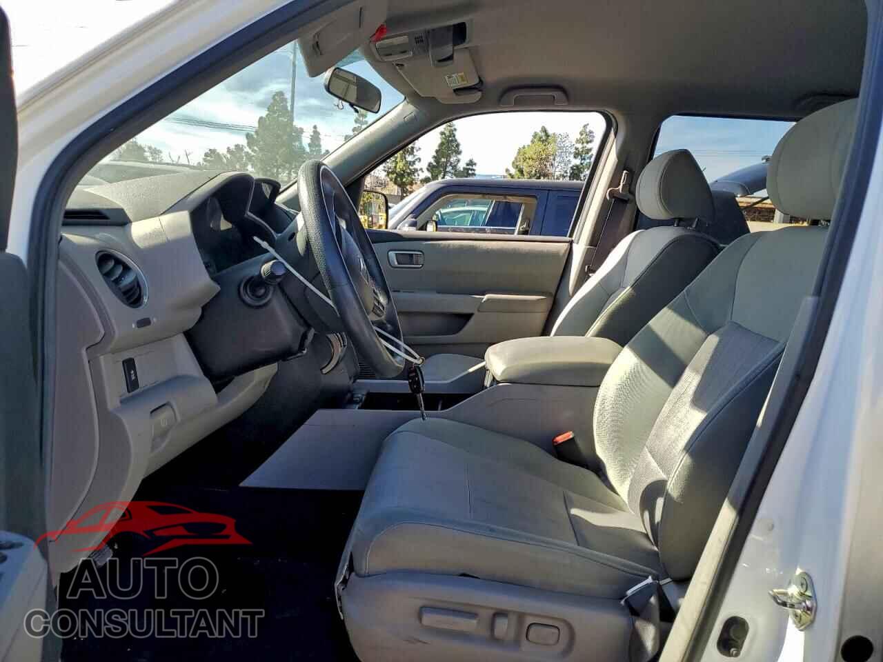 HONDA PILOT 2013 - 5FNYF4H42DB031256