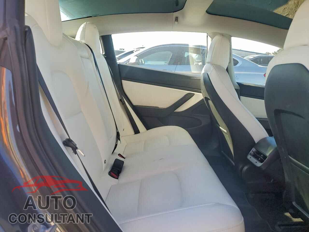 TESLA MODEL 3 2018 - 5YJ3E1EA5JF169066