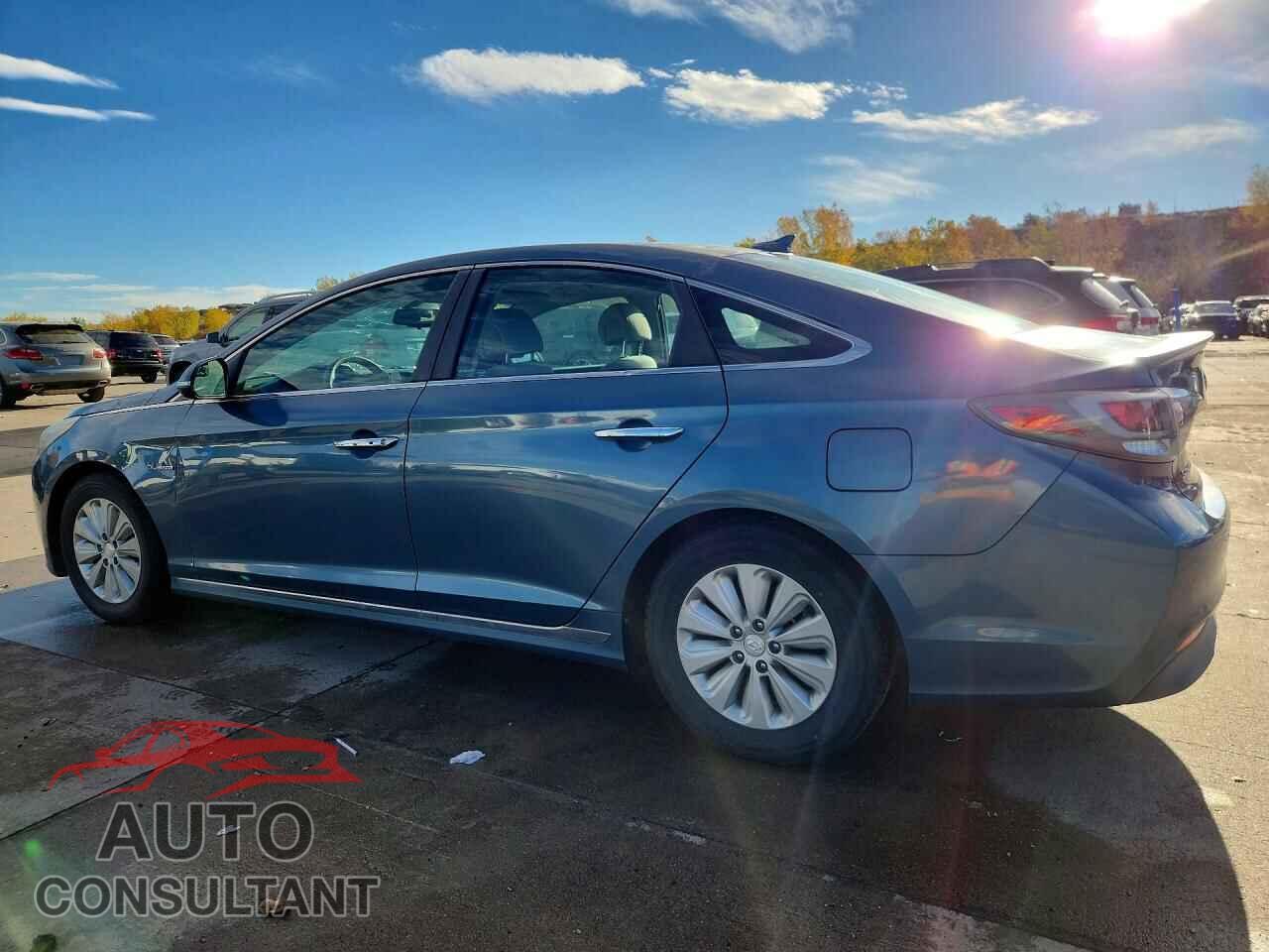 HYUNDAI SONATA 2016 - KMHE24L17GA027059