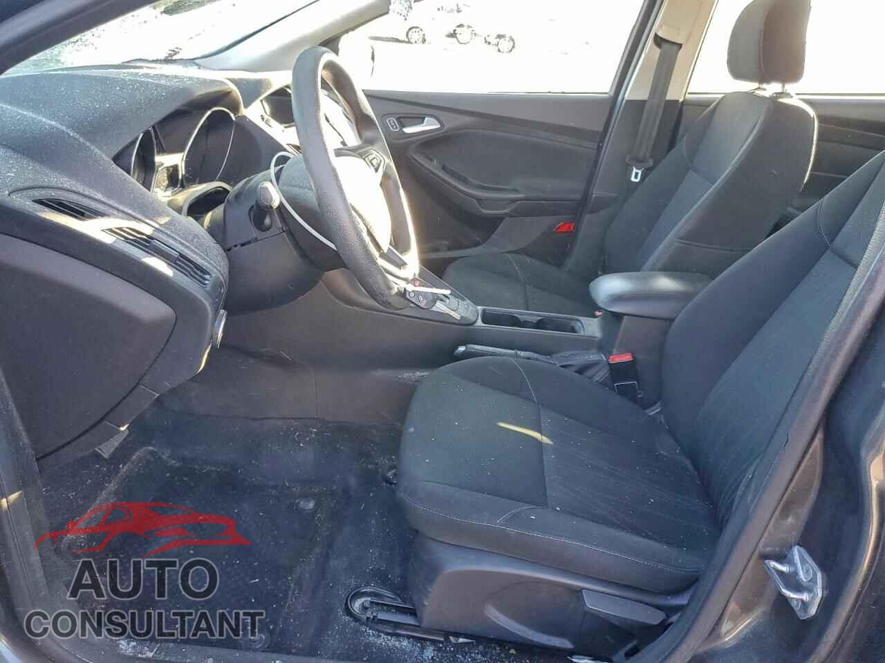 FORD FOCUS 2017 - 1FADP3F28HL315748