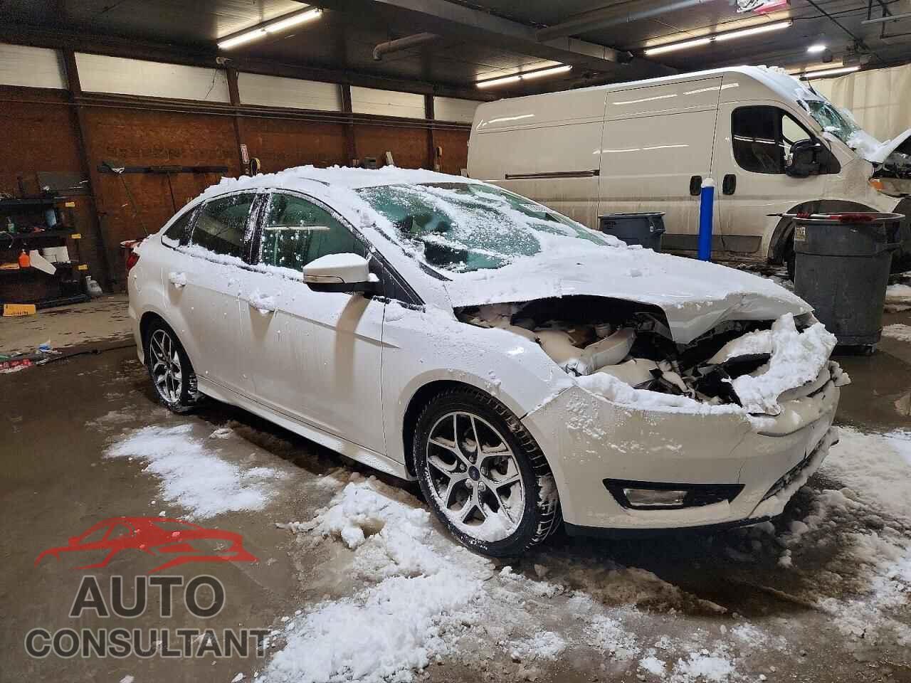 FORD FOCUS 2015 - 1FADP3F26FL277787