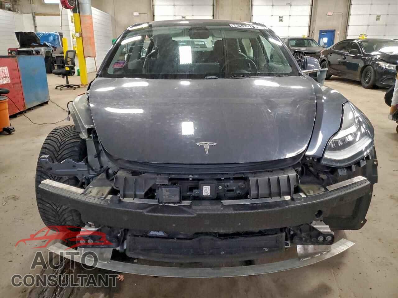 TESLA MODEL 3 2018 - 5YJ3E1EB3JF114317
