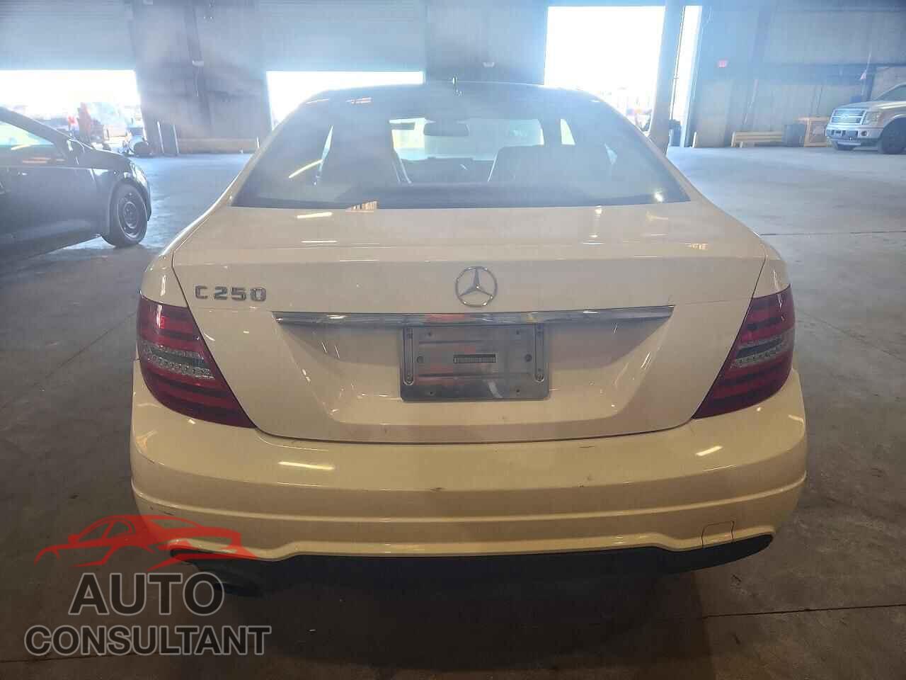 MERCEDES-BENZ C-CLASS 2013 - WDDGJ4HB8DF989196