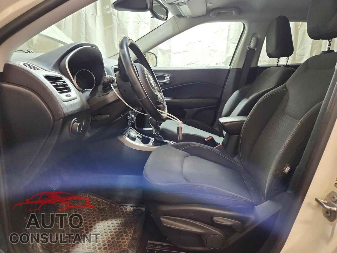 JEEP COMPASS 2018 - 3C4NJDAB9JT419043