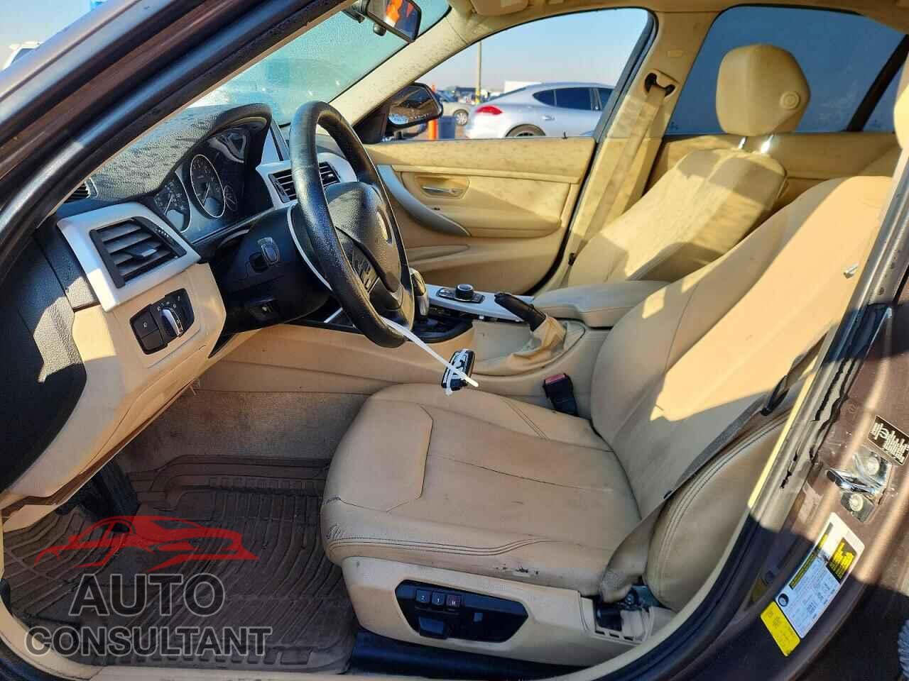 BMW 3 SERIES 2012 - WBA3A5C57CF257511