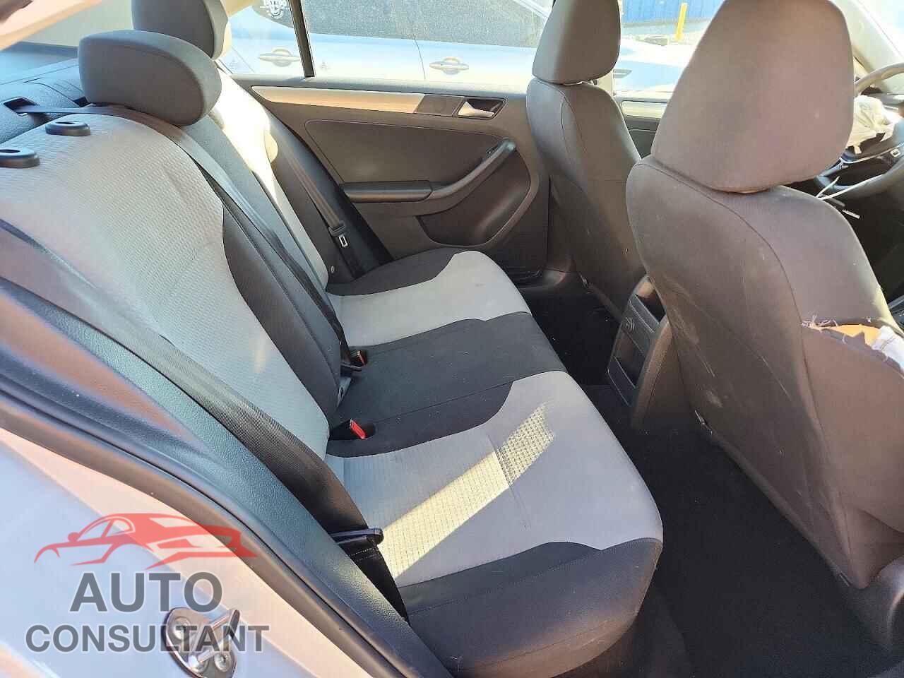 VOLKSWAGEN JETTA 2017 - 3VW2B7AJXHM371451