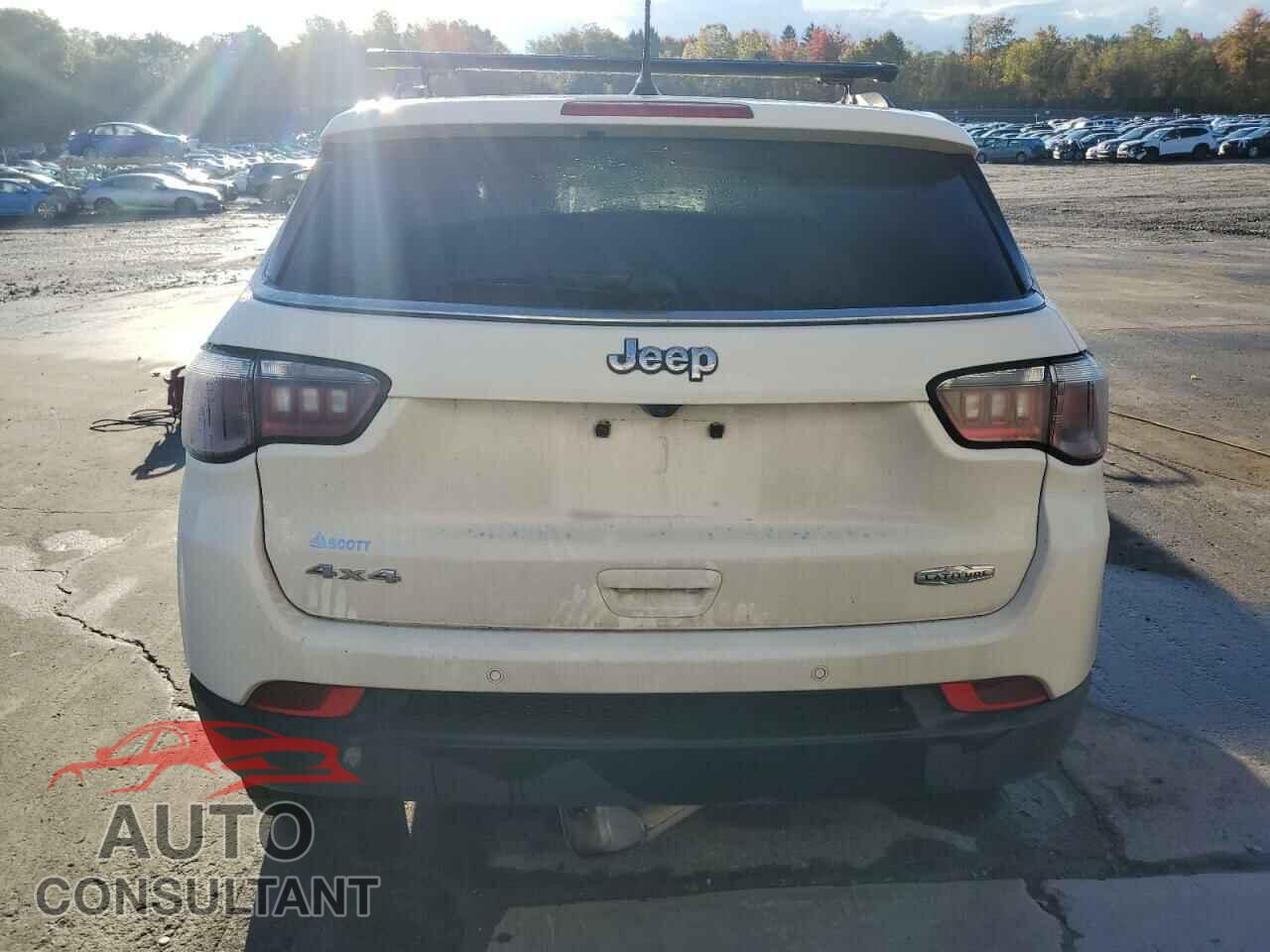 JEEP COMPASS 2018 - 3C4NJDBB6JT331792