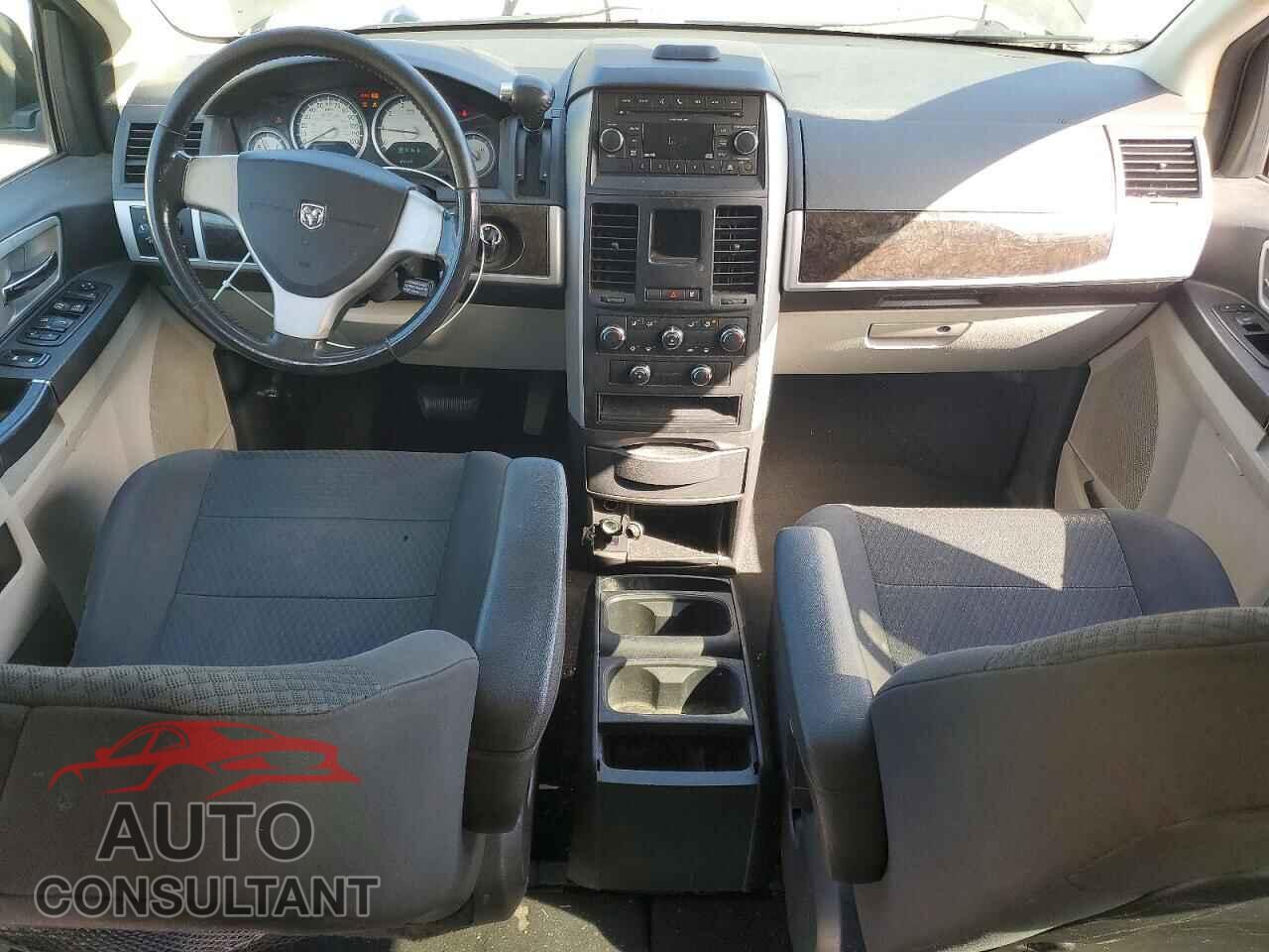 DODGE CARAVAN 2010 - 2D4RN5D10AR100490