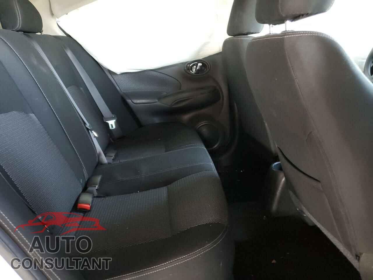 NISSAN VERSA 2019 - 3N1CN7AP3KL845467