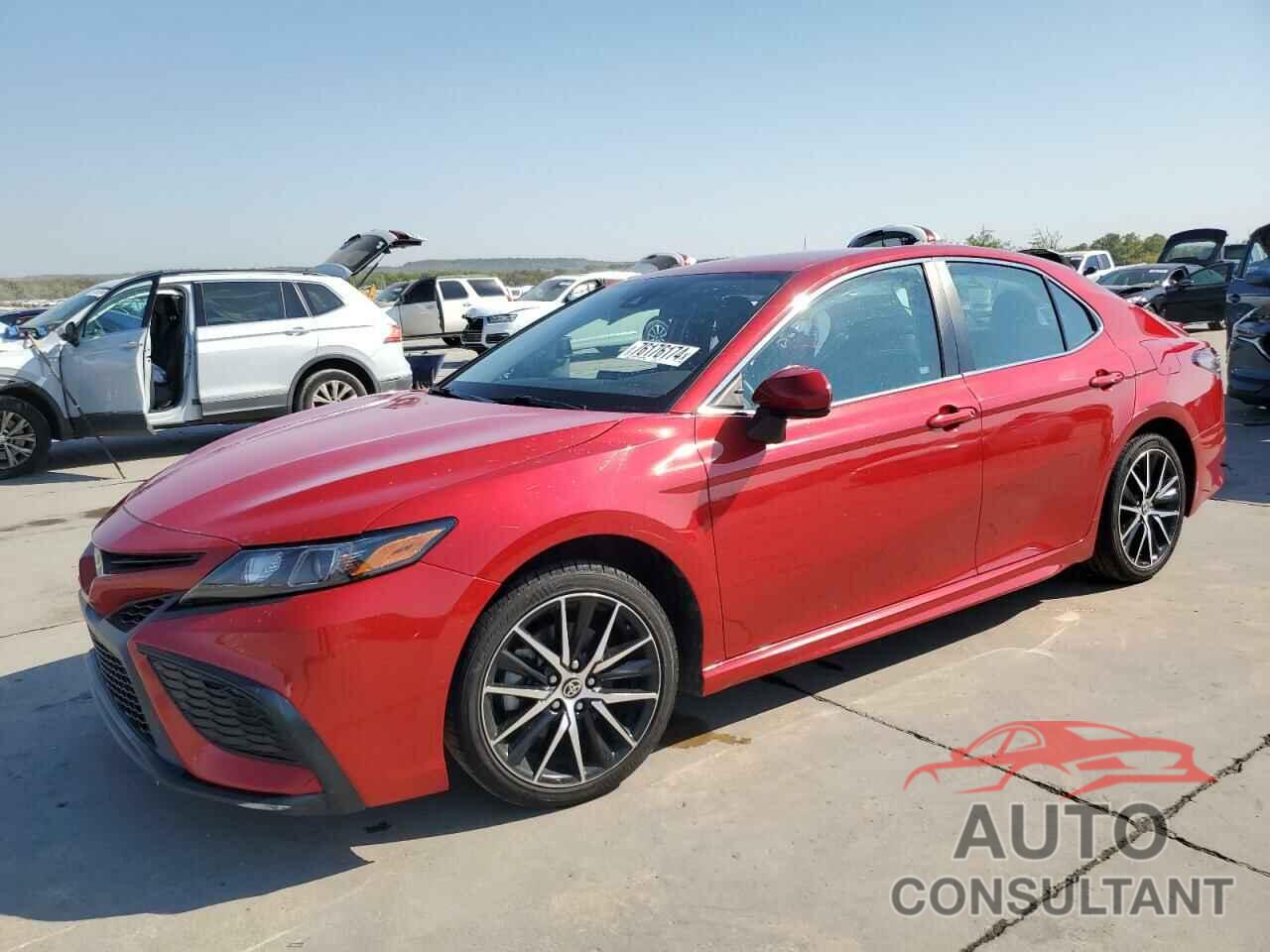 TOYOTA CAMRY 2021 - 4T1G11AK8MU470658