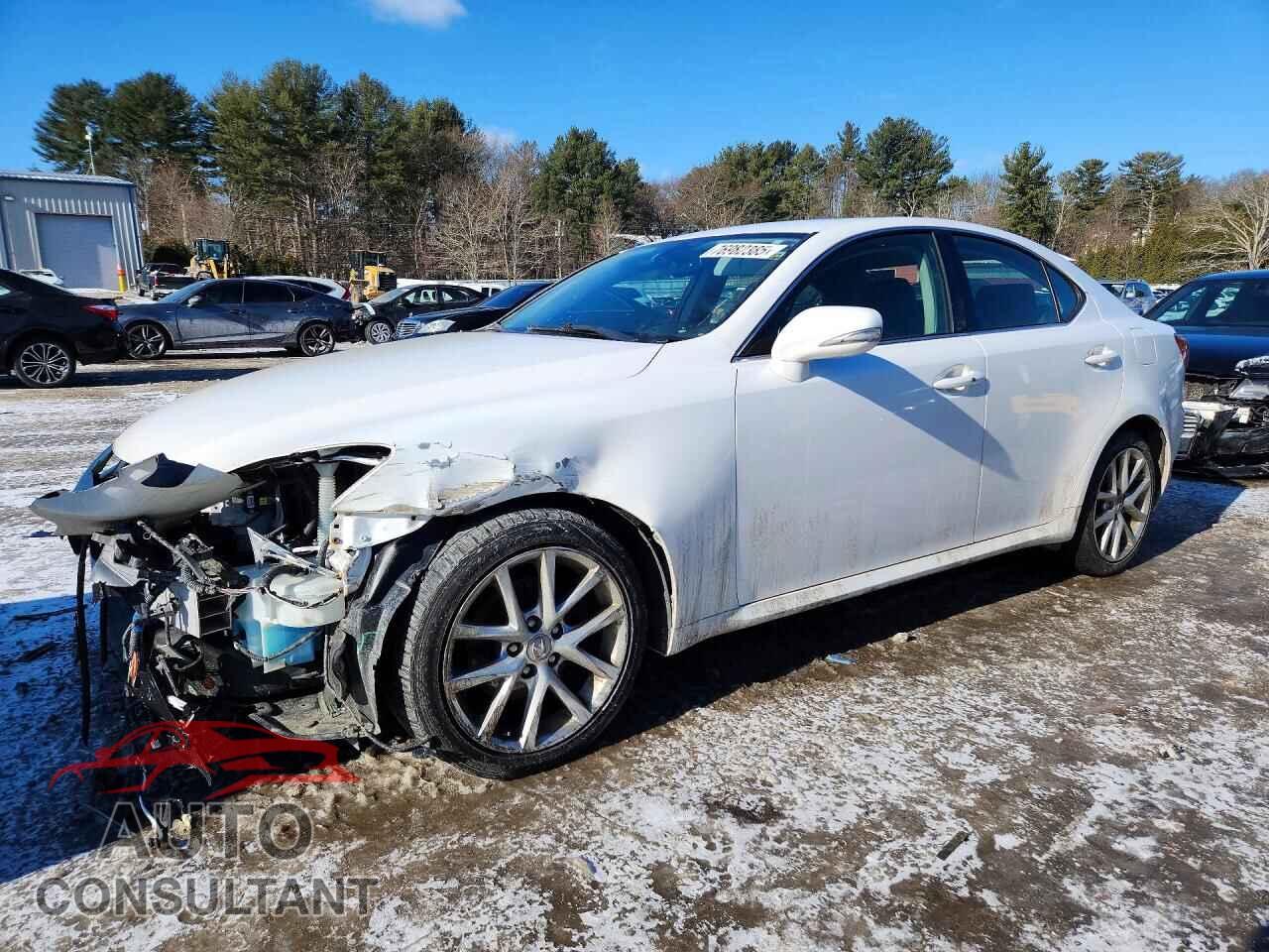 LEXUS IS 2012 - JTHCF5C28C5056733