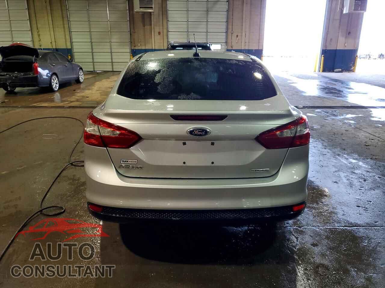 FORD FOCUS 2013 - 1FADP3E24DL169151