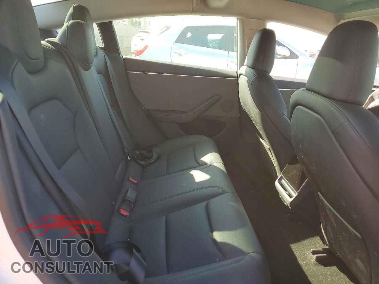 TESLA MODEL 3 2025 - 5YJ3E1EA4SF975496