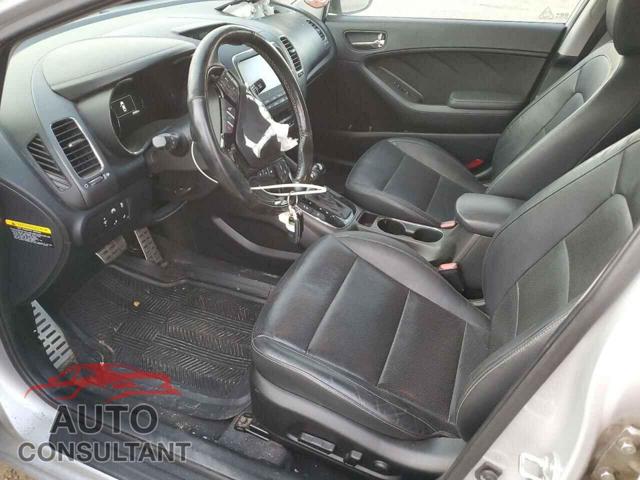 KIA FORTE 2017 - 3KPFN4A86HE051996
