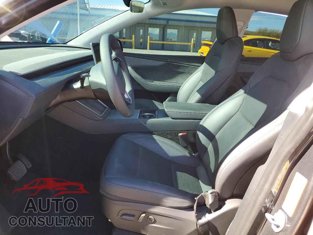 TESLA MODEL Y 2026 - 7SAYGDED1TA437559
