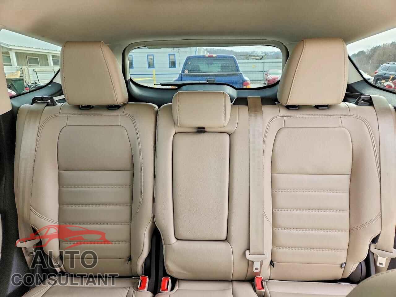 FORD ESCAPE 2017 - 1FMCU0JD3HUD04491