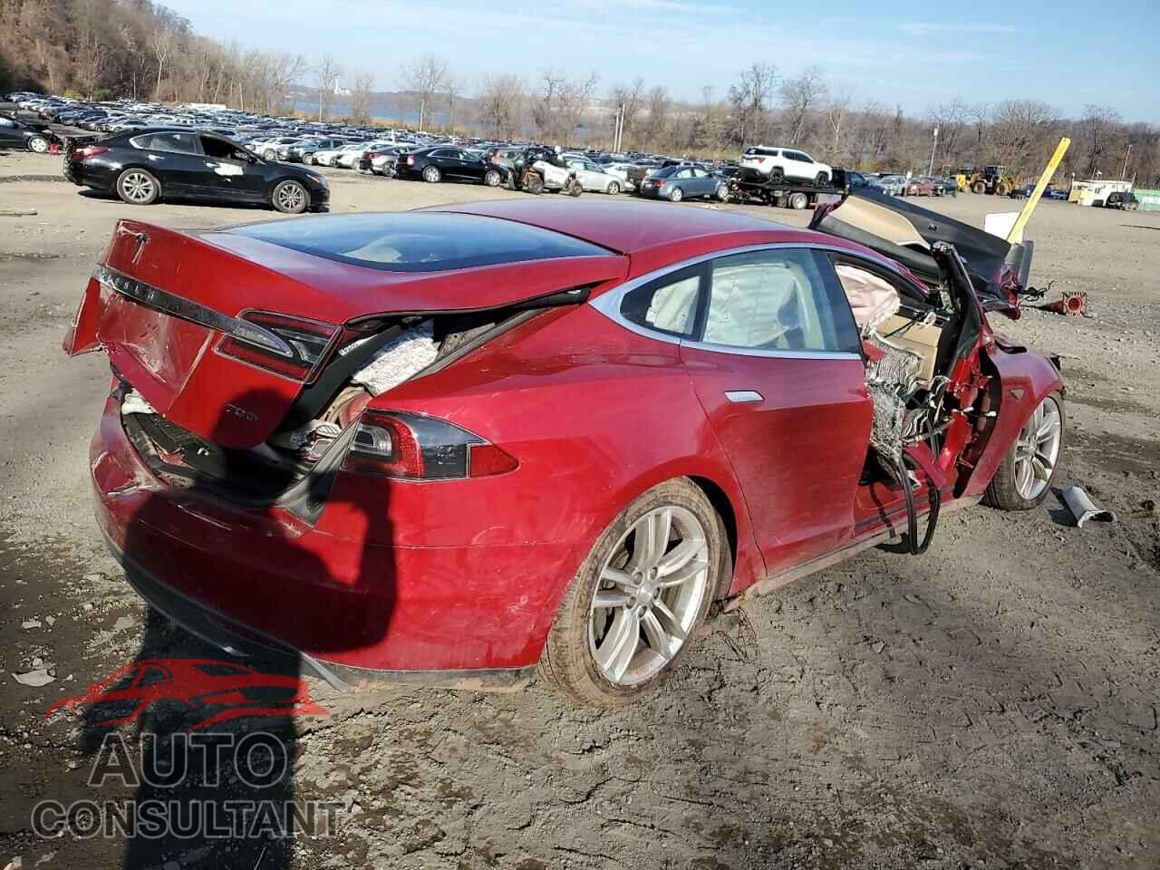 TESLA MODEL S 2015 - 5YJSA1S26FF085513