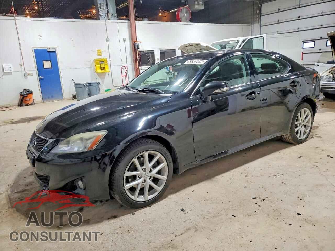 LEXUS IS 2011 - JTHCF5C22B5047413