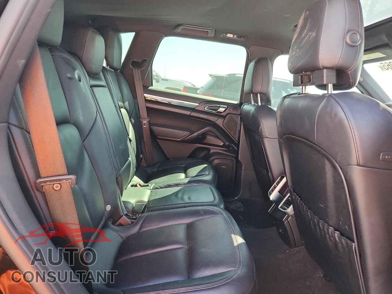 PORSCHE CAYENNE 2016 - WP1AF2A22GKA45596