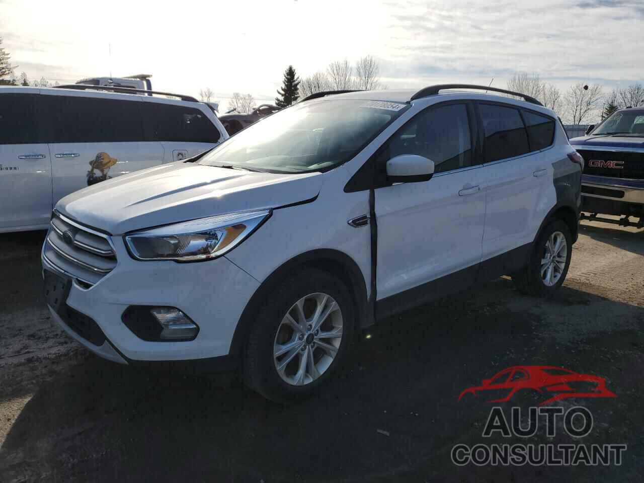 FORD ESCAPE 2018 - 1FMCU0GD8JUD31795