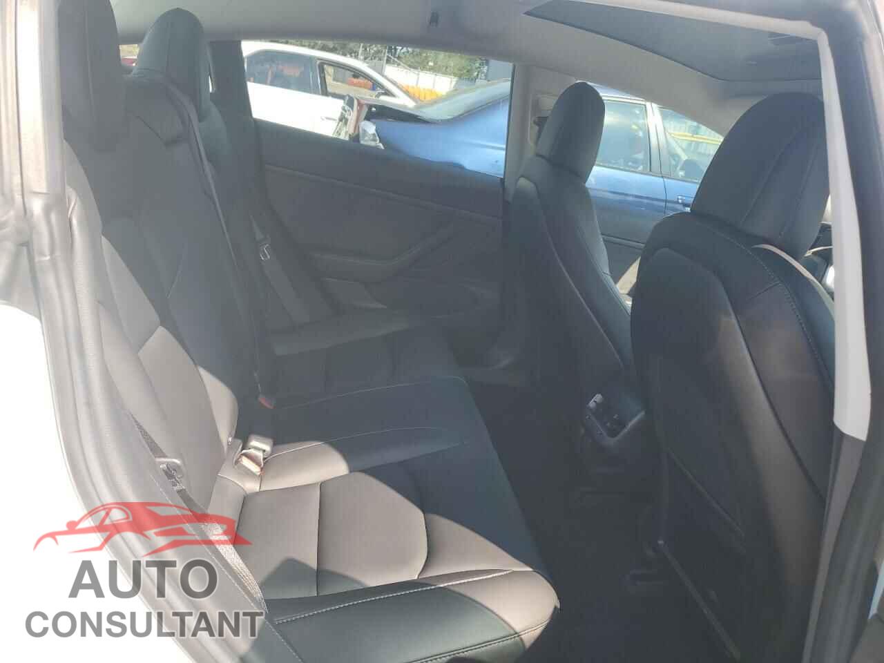 TESLA MODEL 3 2018 - 5YJ3E1EB7JF084352