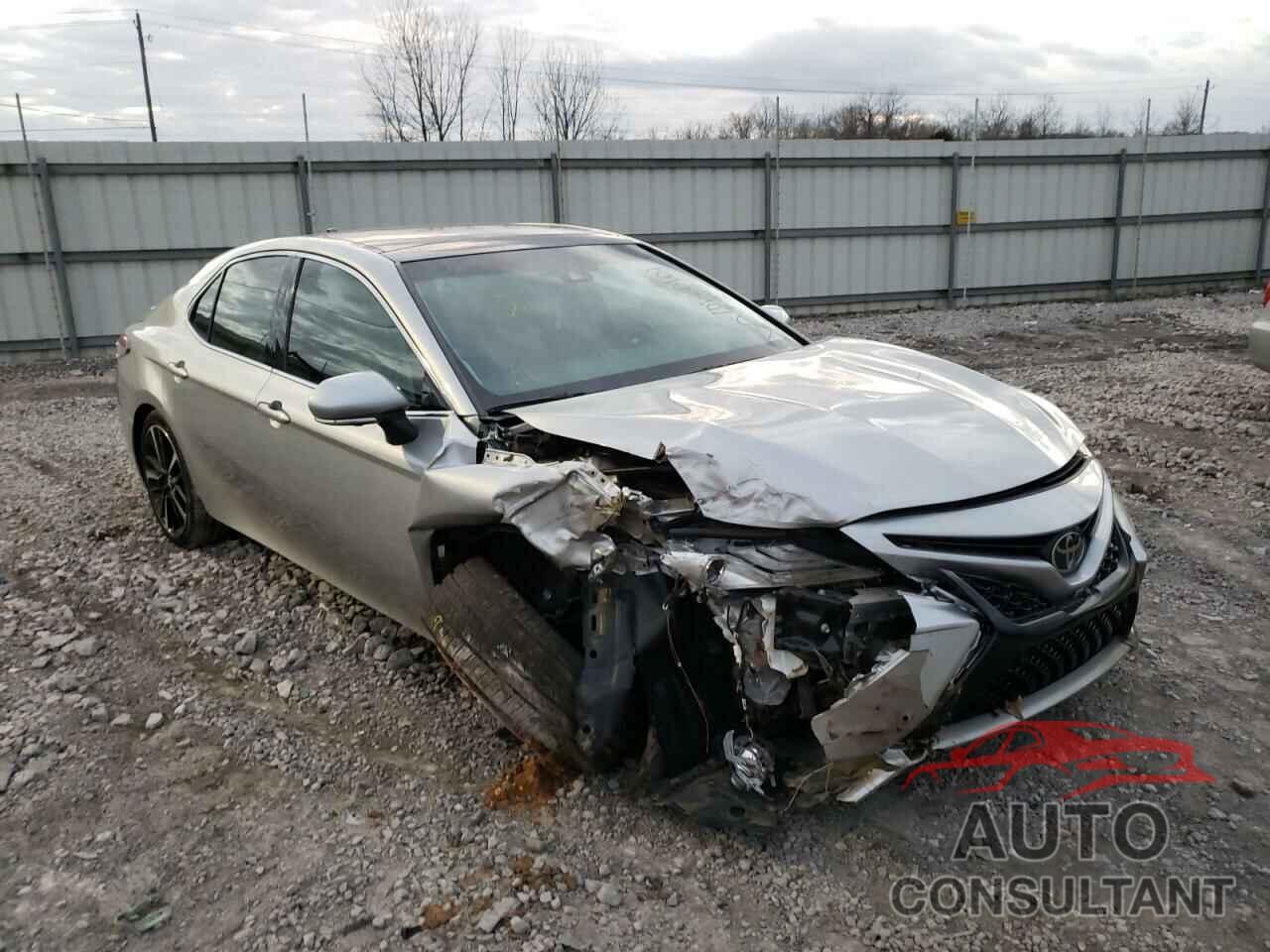TOYOTA CAMRY 2018 - 4T1B61HK0JU080053