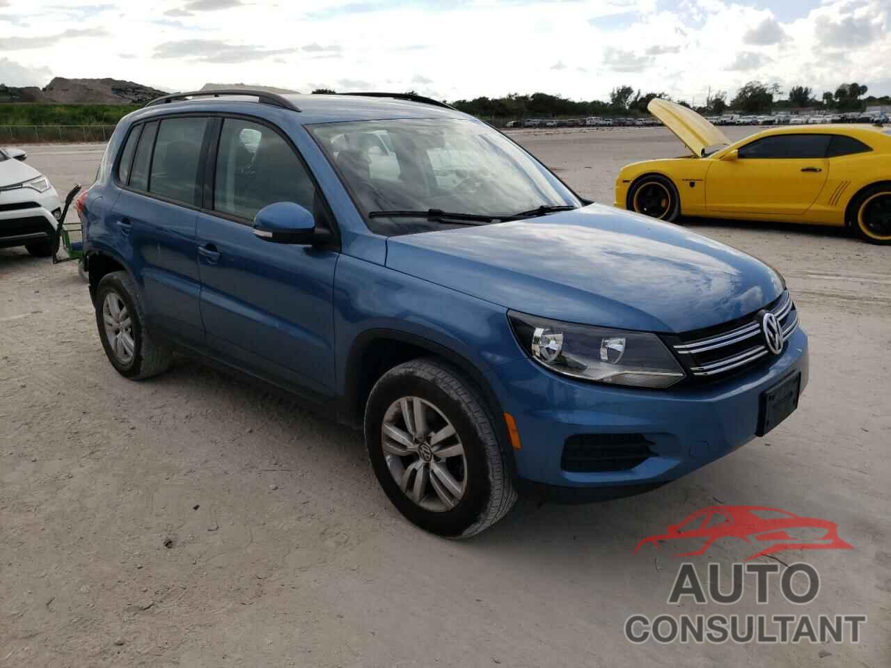 VOLKSWAGEN TIGUAN 2017 - WVGAV7AX8HK031163