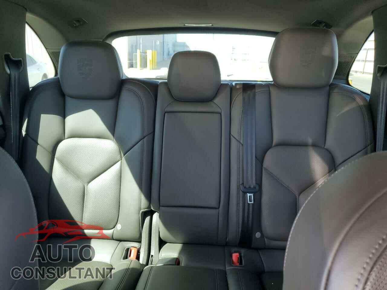 PORSCHE CAYENNE 2017 - WP1AA2A27HKA82224