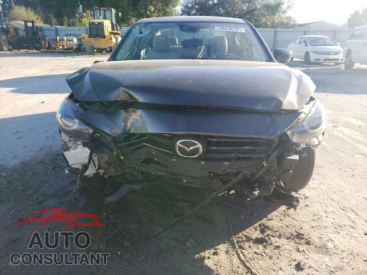 MAZDA 3 2017 - 3MZBN1W30HM130500