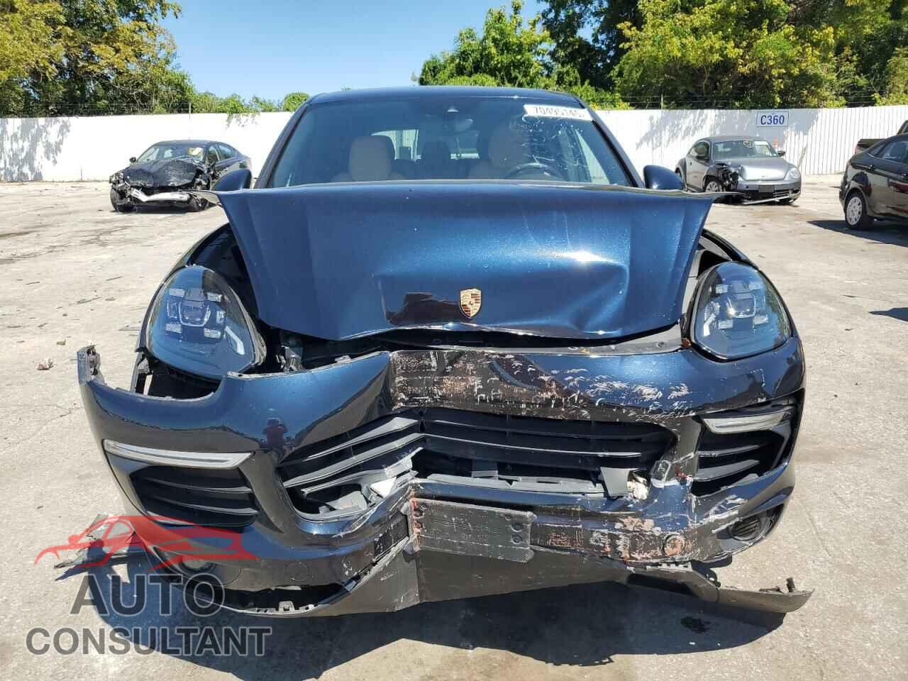 PORSCHE CAYENNE 2016 - WP1AA2A22GKA36847