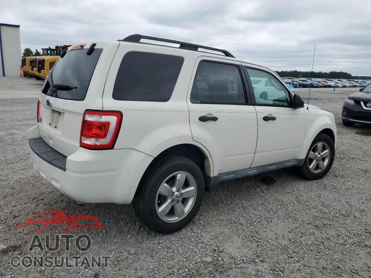 FORD ESCAPE 2011 - 1FMCU0D77BKB70156