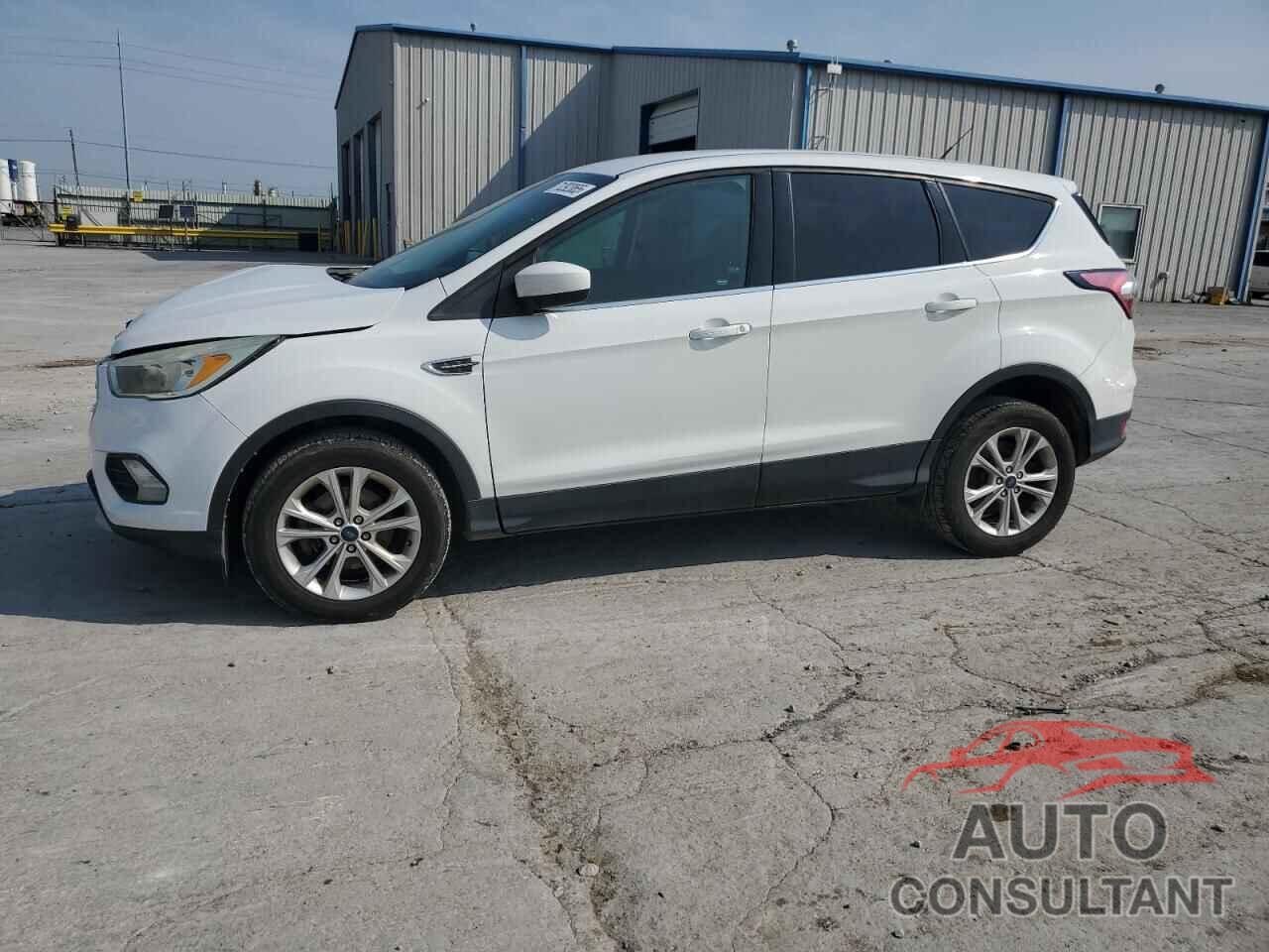 FORD ESCAPE 2017 - 1FMCU0GD2HUC77095
