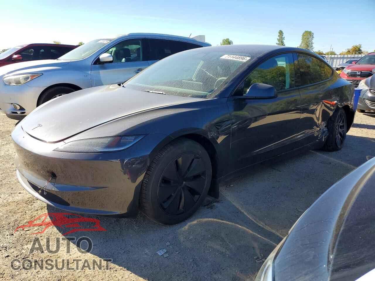 TESLA MODEL 3 2026 - LRW3E7FA4TC898531