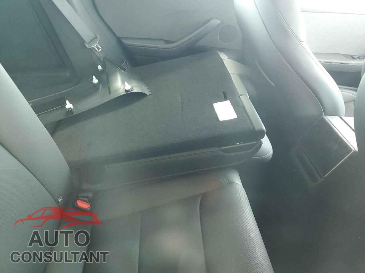 TESLA MODEL 3 2025 - 5YJ3E1EA9SF031404
