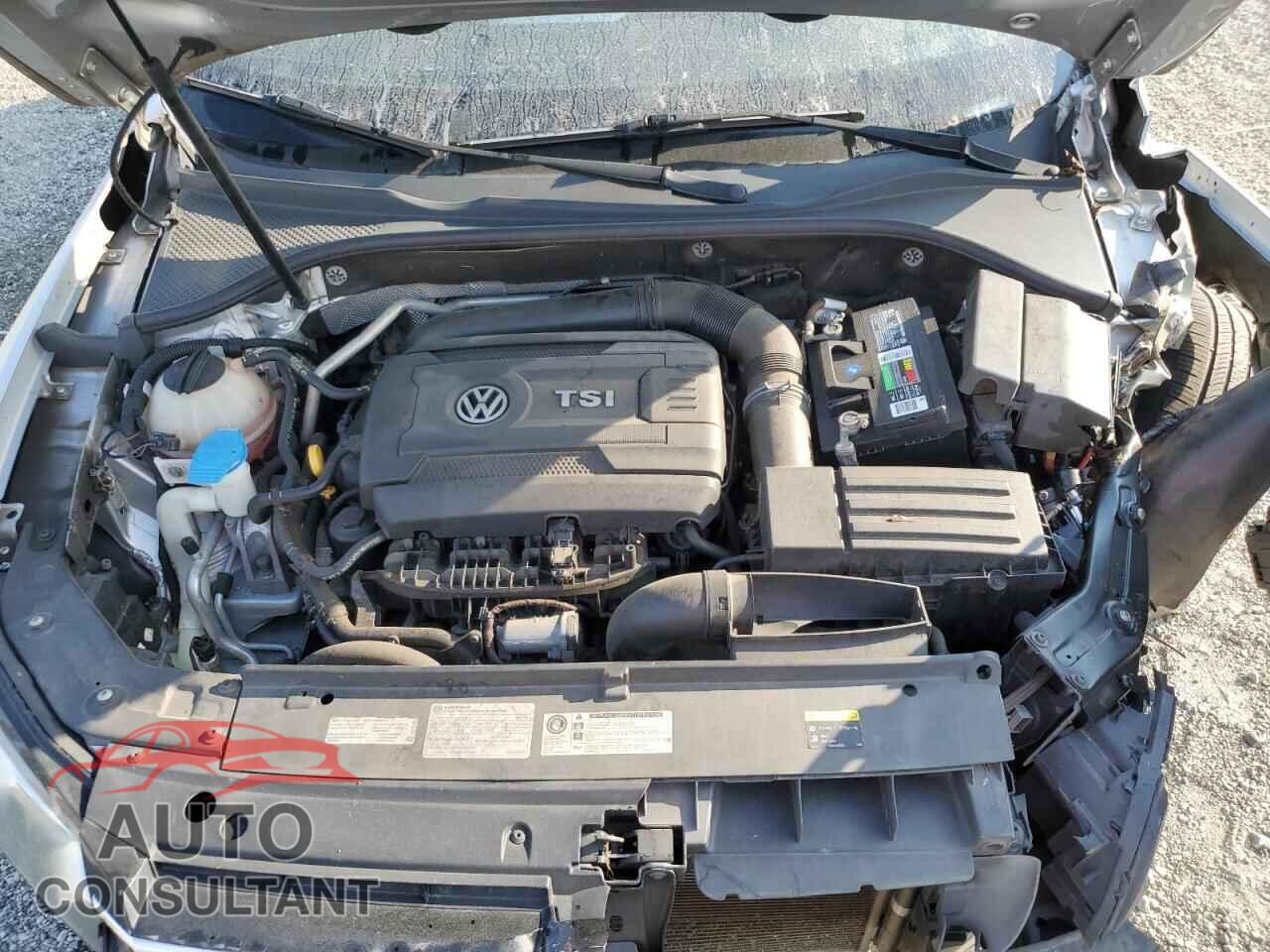 VOLKSWAGEN PASSAT 2015 - 1VWAS7A32FC029536