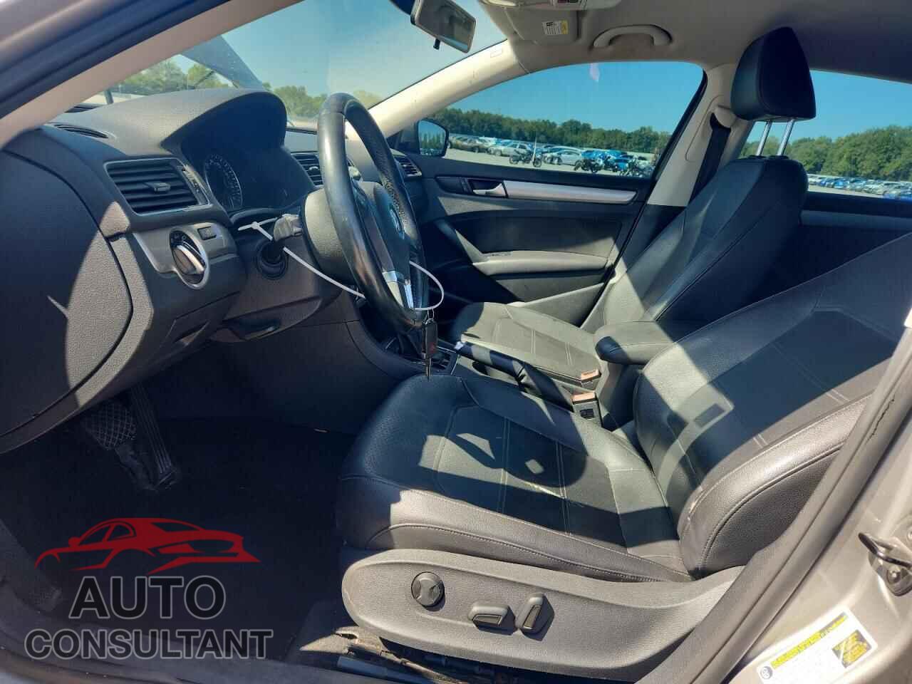 VOLKSWAGEN PASSAT 2014 - 1VWAT7A37EC022996