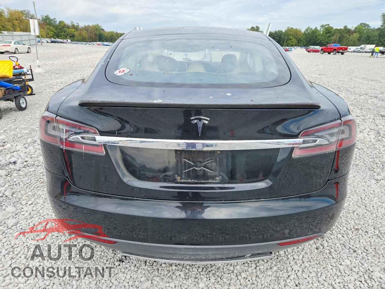 TESLA MODEL S 2013 - 5YJSA1CN2DFP14741