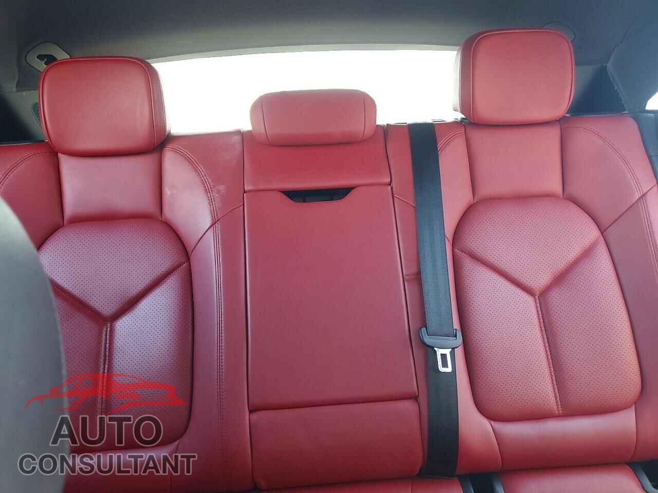 PORSCHE MACAN 2018 - WP1AA2A59JLB00104